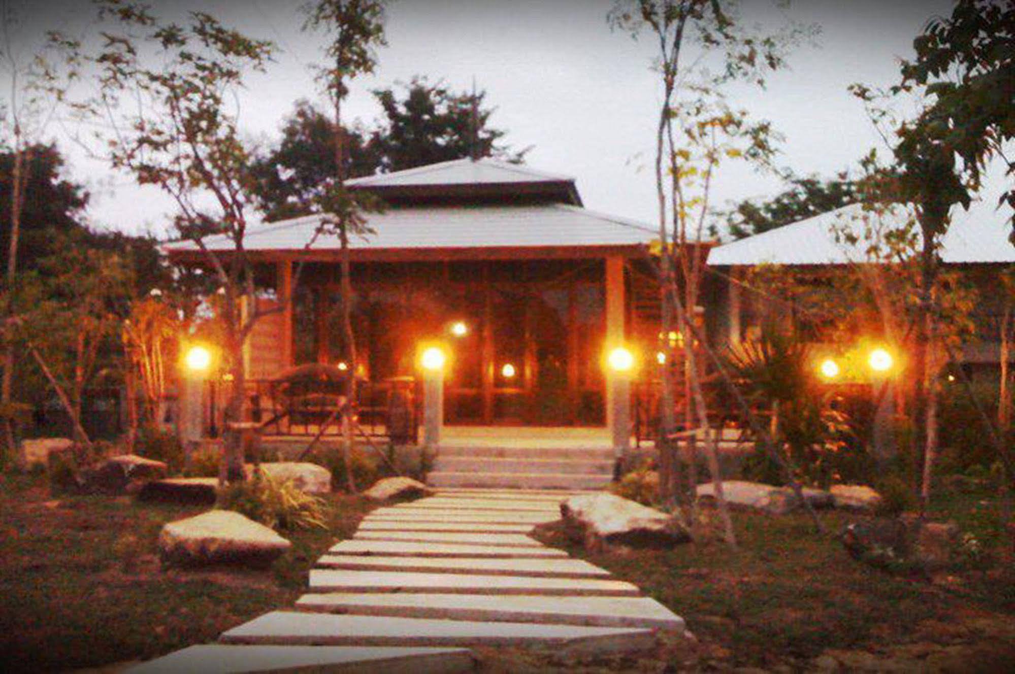 Baan Suan Ramita Resort Chanthaburi Exterior foto